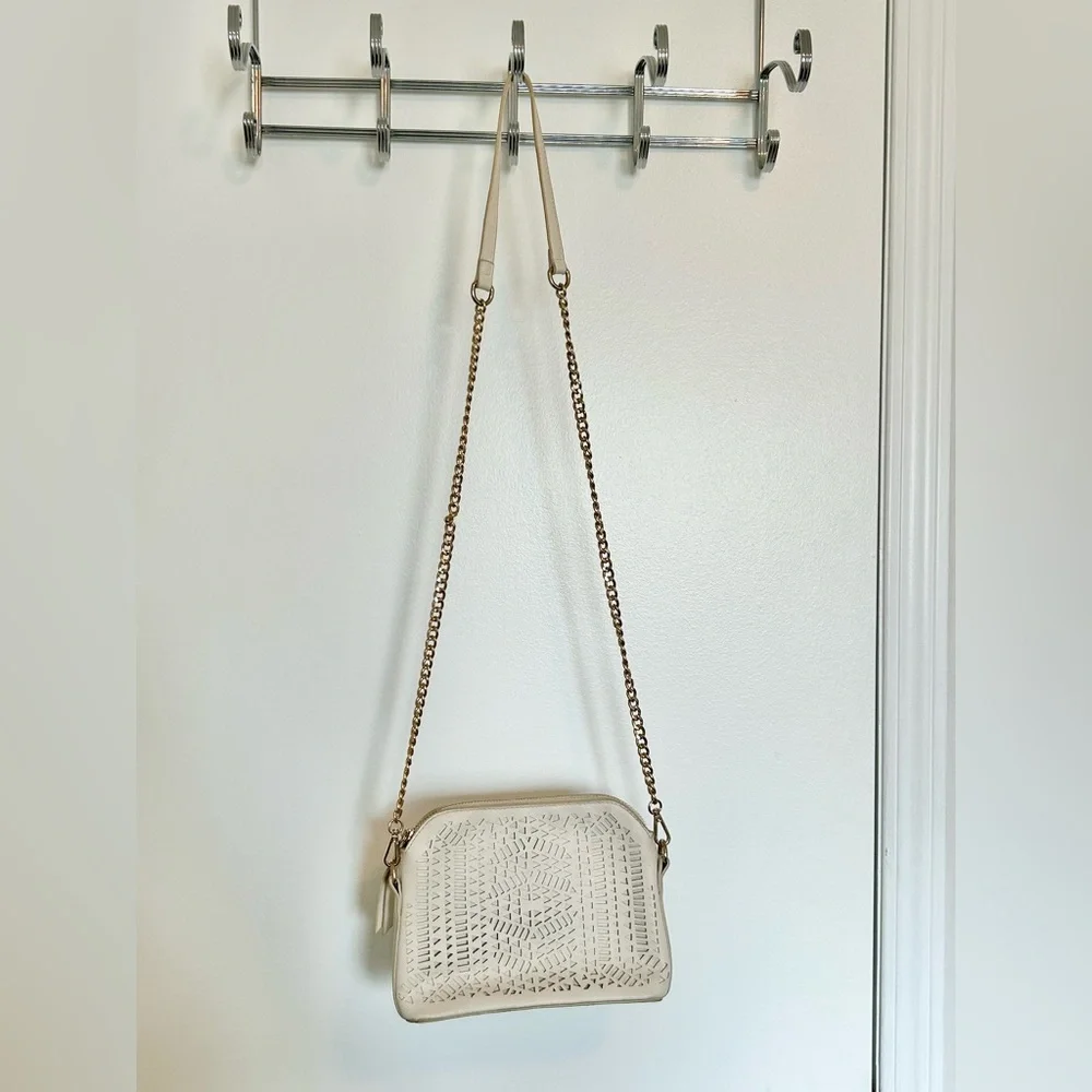 MADISON WEST | Elegant Cream Crossbody Bag - Picture 9 of 10